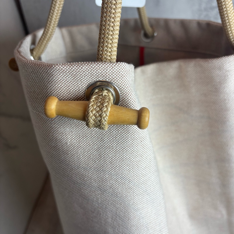 Quadrige海灘包 50x45x18 cm 專櫃價81500-17