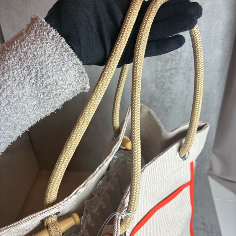 Quadrige海灘包 50x45x18 cm 專櫃價81500-21