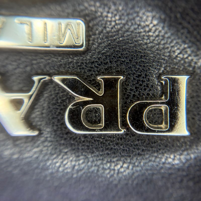 Prada 中古軟皮掀蓋手提包-1