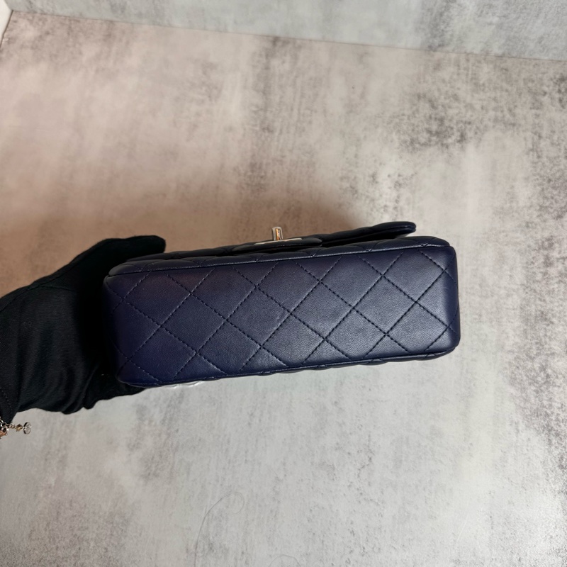 chanel 深藍銀扣 20公分 coco包-5