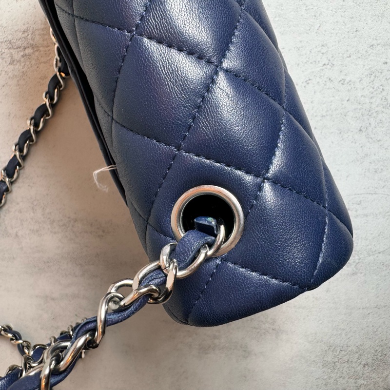 chanel 深藍銀扣 20公分 coco包-11