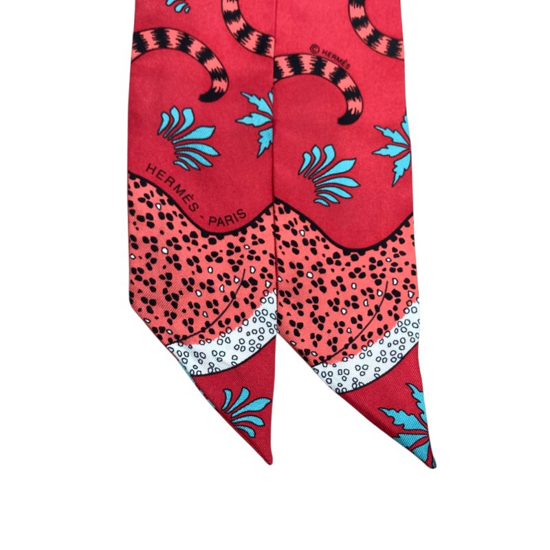HERMÈS 愛馬仕 CHRISTIANE VAUZELLES LES LEOPARDS TWILLY 絲巾 斜紋真絲 紅色-2