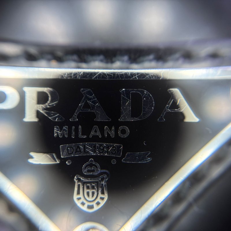 普拉達 亮面皮革鍊條包-5