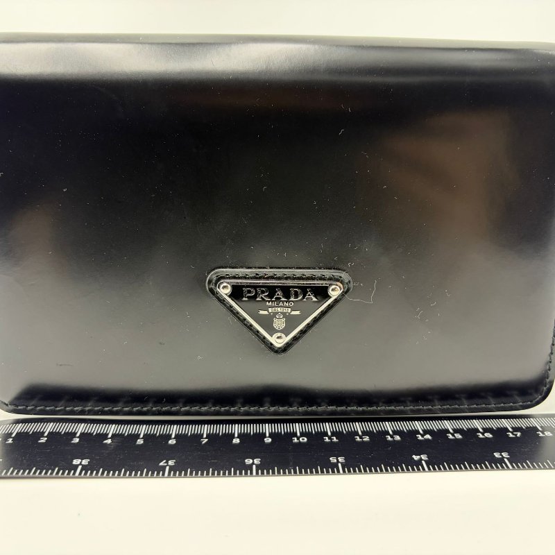 普拉達 亮面皮革鍊條包-8