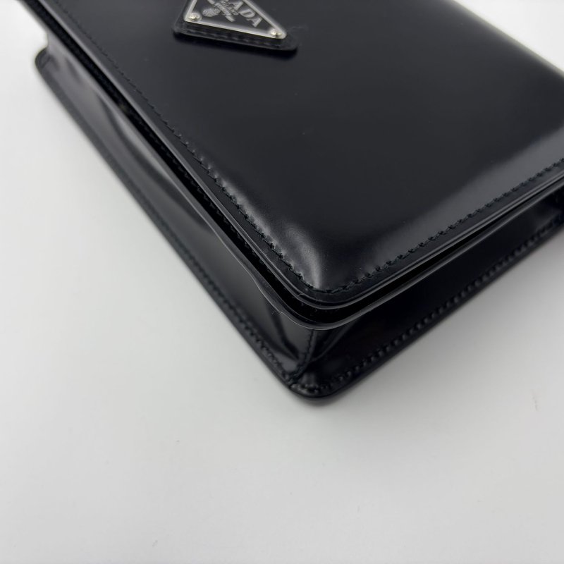 普拉達 亮面皮革鍊條包-11