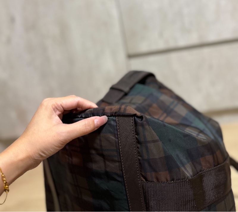 PRADA 咖啡 格紋  尼龍 鎖頭 行李袋 登機包 登機袋 手提包 購物袋 肩背包 側背包-14