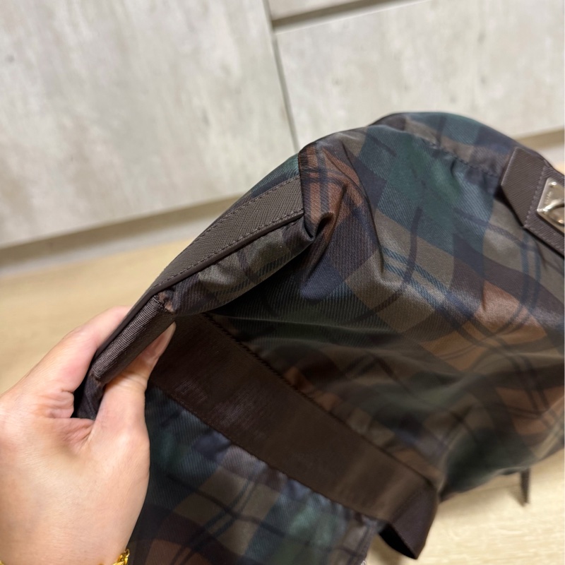 PRADA 咖啡 格紋  尼龍 鎖頭 行李袋 登機包 登機袋 手提包 購物袋 肩背包 側背包-16