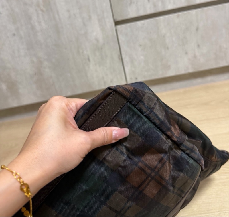 PRADA 咖啡 格紋  尼龍 鎖頭 行李袋 登機包 登機袋 手提包 購物袋 肩背包 側背包-18