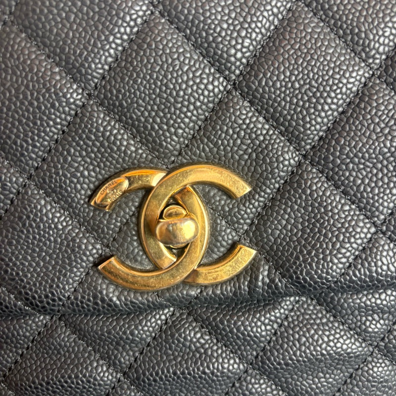 chanel 黑色荔枝皮 金扣 大logo 兩用包-9