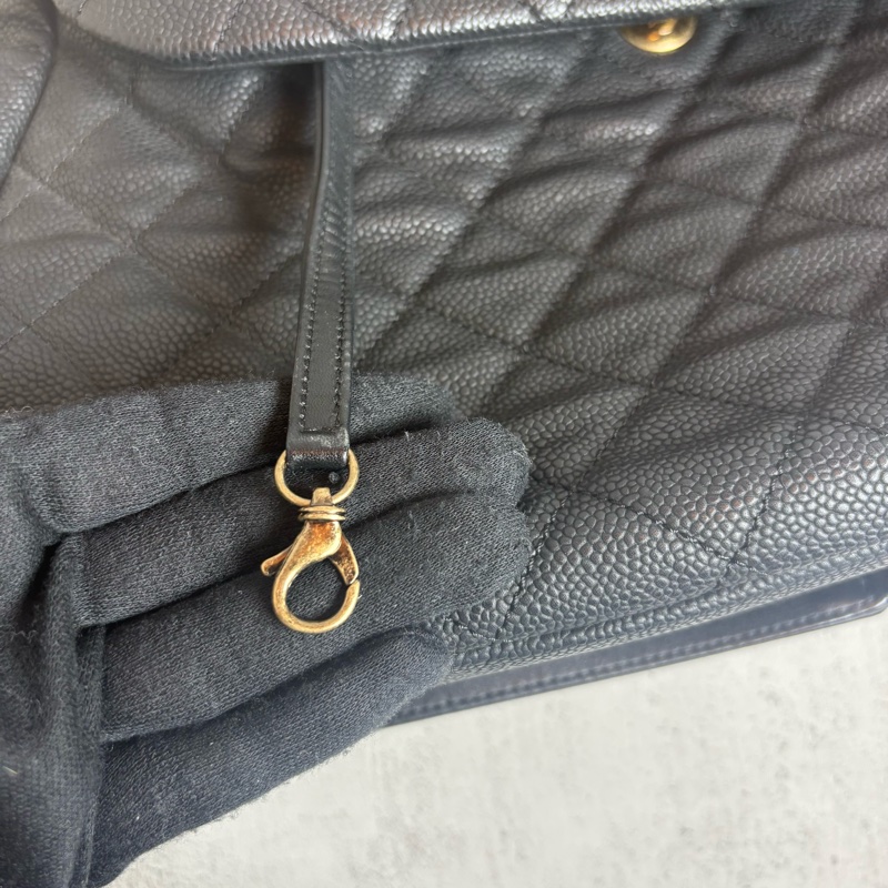 chanel 黑色荔枝皮 金扣 大logo 兩用包-14