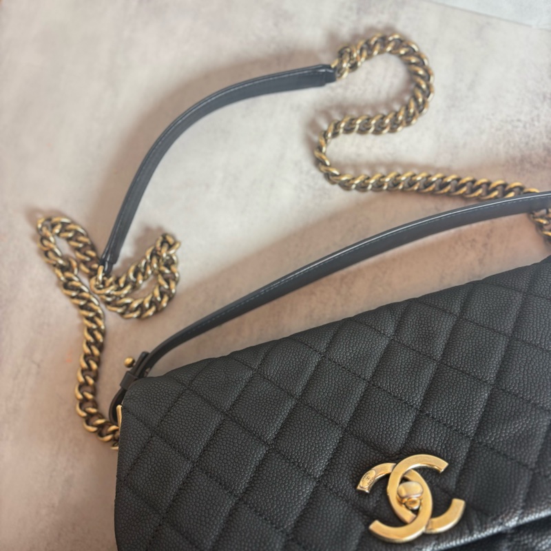chanel 黑色荔枝皮 金扣 大logo 兩用包-16