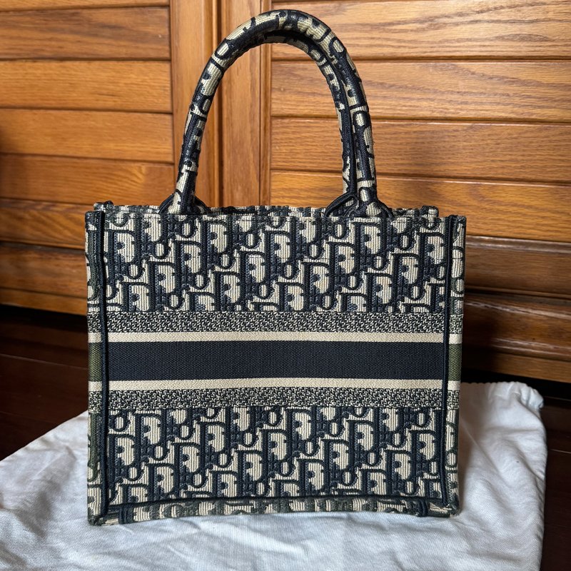 DIOR small book tote 台灣專櫃買-1
