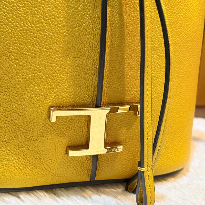 櫃上快三折🫨甜售💛皮質真的好TOD’S全牛皮 招財黃 斜背包 小水桶-1