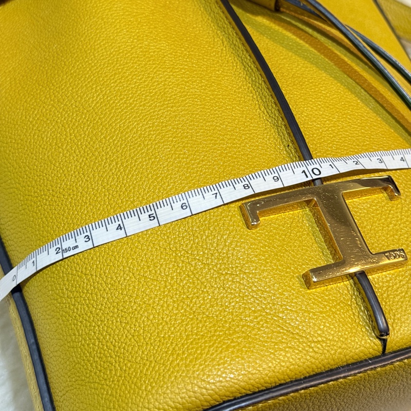 櫃上快三折🫨甜售💛皮質真的好TOD’S全牛皮 招財黃 斜背包 小水桶-11