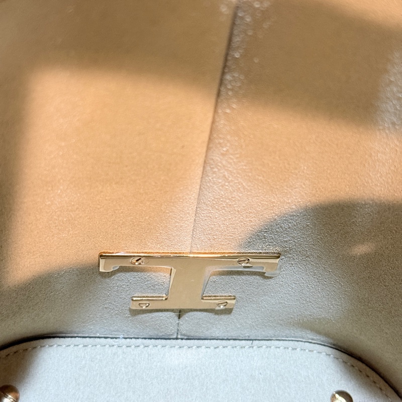 櫃上快三折🫨甜售💛皮質真的好TOD’S全牛皮 招財黃 斜背包 小水桶-13