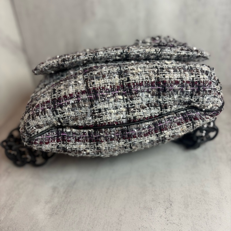 chanel 灰底紅黑格紋 羊毛 斜紋 軟呢 黑皮串銀鏈-11