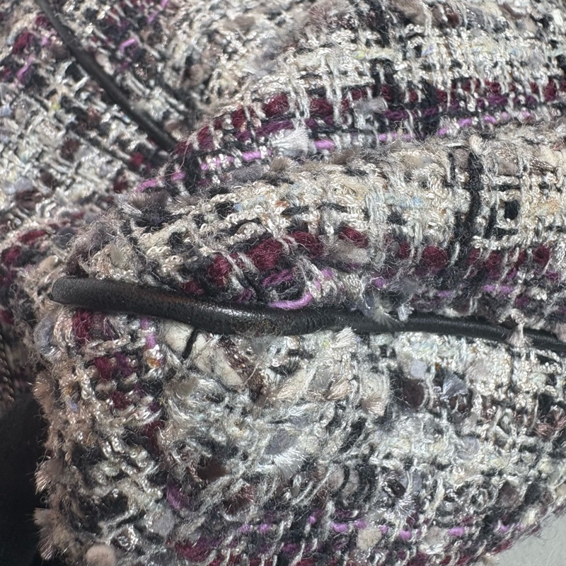 chanel 灰底紅黑格紋 羊毛 斜紋 軟呢 黑皮串銀鏈-19