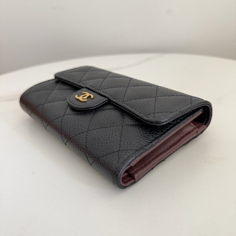 Chanel黑色荔枝金扣中夾-4