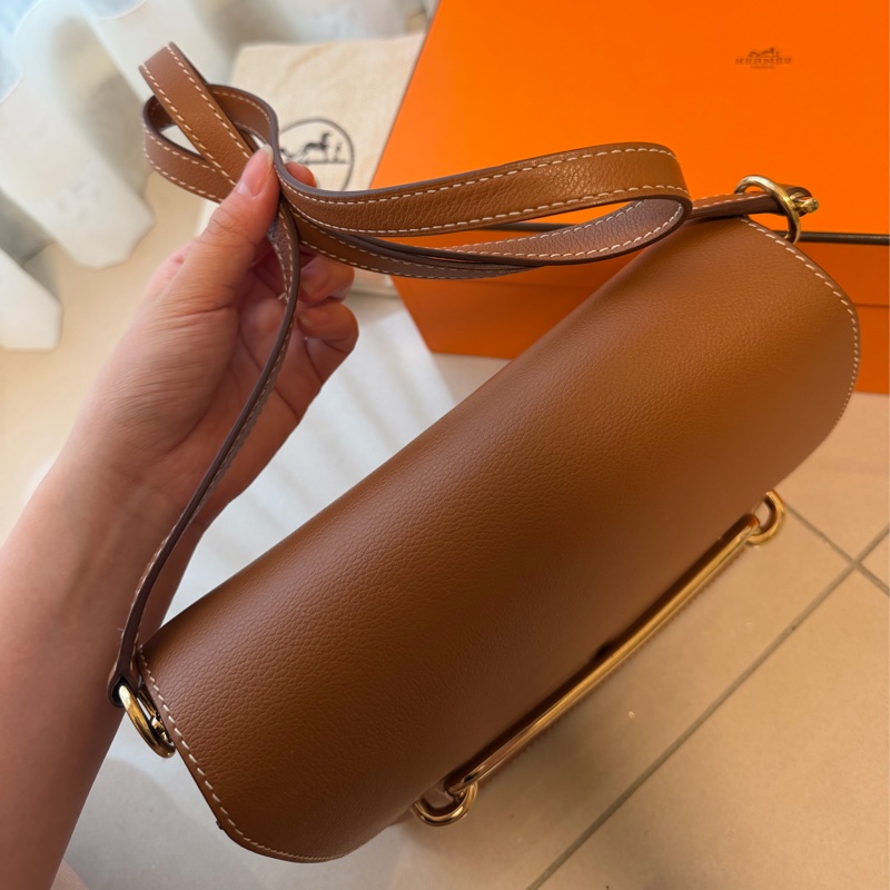 愛馬仕HERMES Roulis23金釦棕色稀有豬鼻子肩背包-4