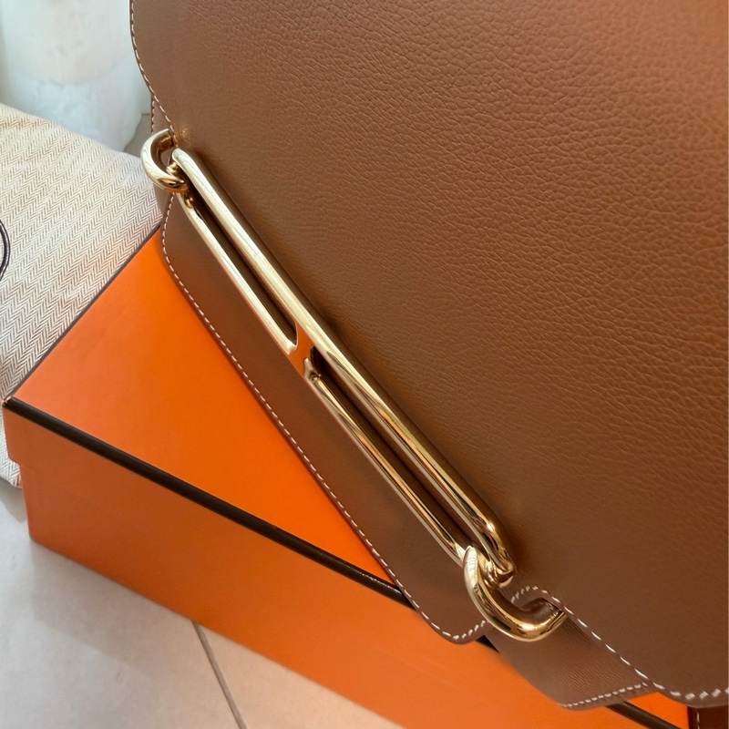 愛馬仕HERMES Roulis23金釦棕色稀有豬鼻子肩背包-10