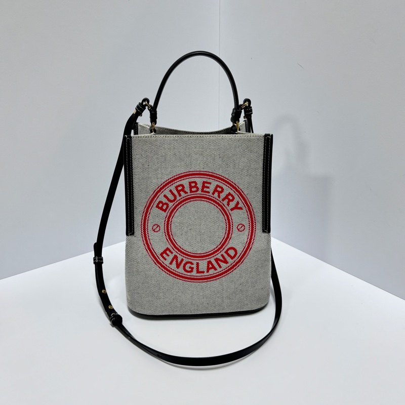 【全新品🎁】 Burberry 專櫃新款 水桶包 斜背包 （專櫃83,000）-1