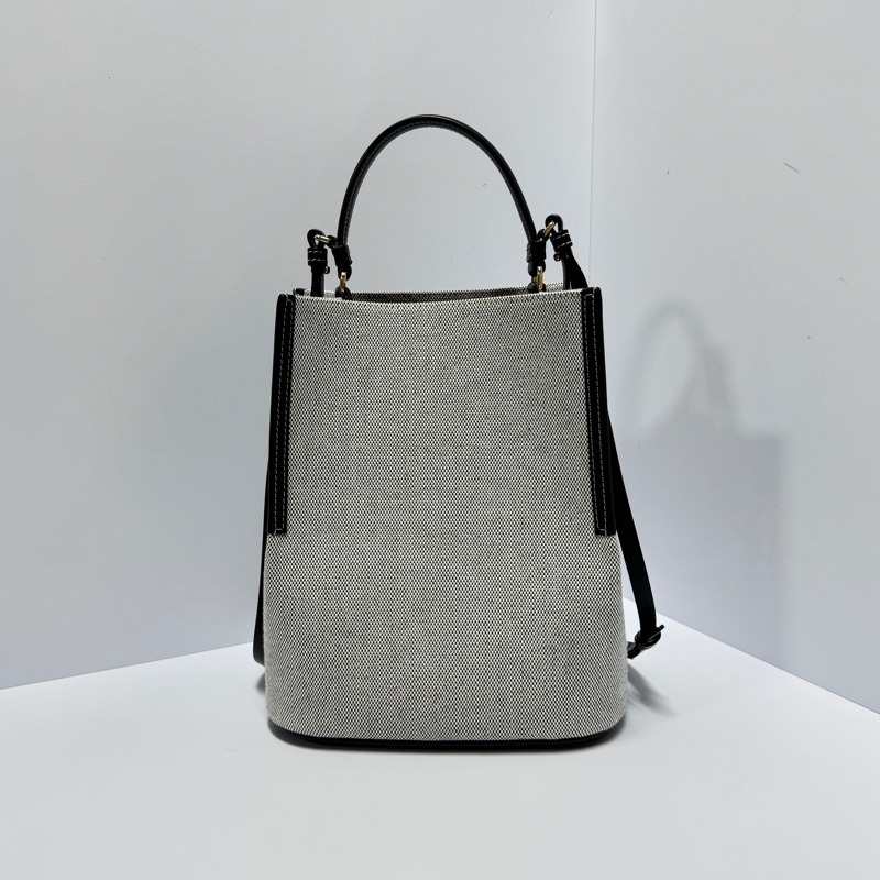 【全新品🎁】 Burberry 專櫃新款 水桶包 斜背包 （專櫃83,000）-3