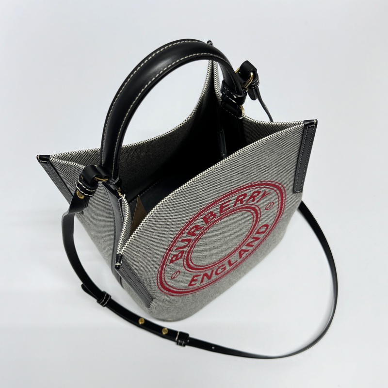 【全新品🎁】 Burberry 專櫃新款 水桶包 斜背包 （專櫃83,000）-8