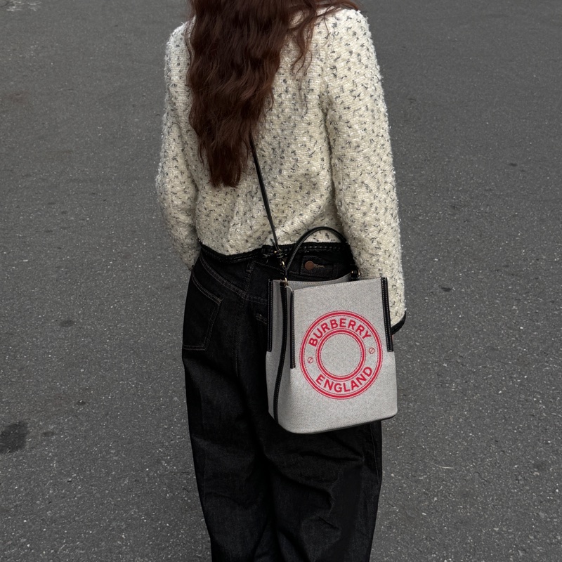 【全新品🎁】 Burberry 專櫃新款 水桶包 斜背包 （專櫃83,000）-18
