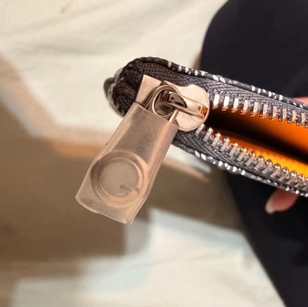 Goyard 全新未使用拉鍊零錢包（灰）-1