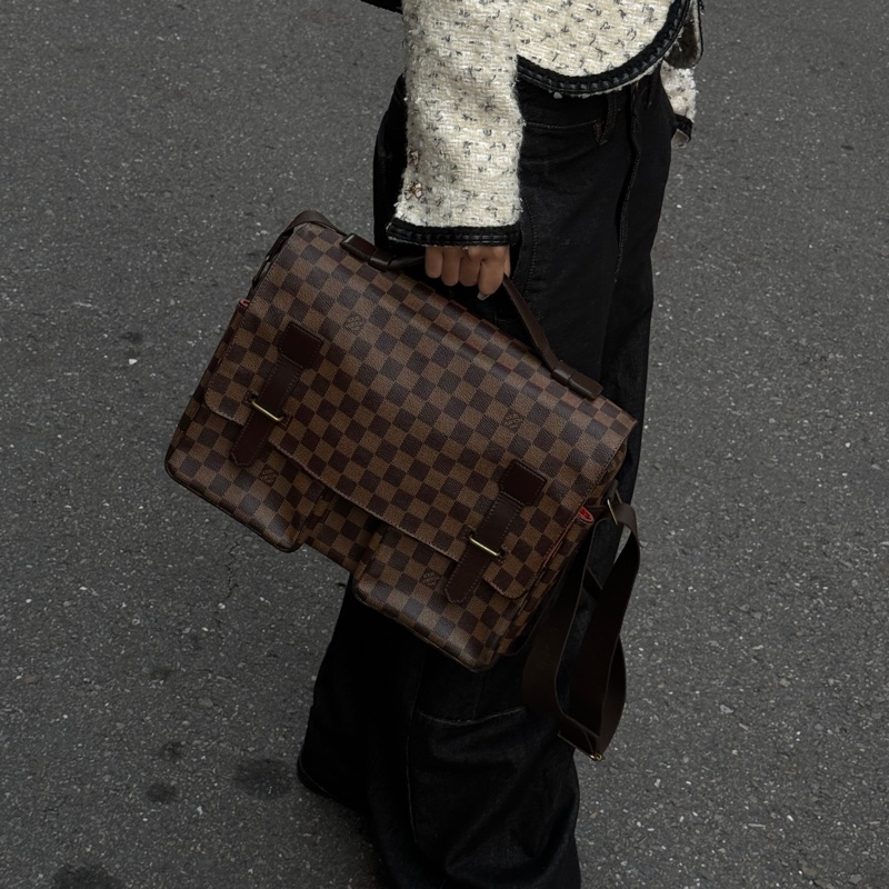 【極新🎁】 LV Damier 棋盤格 郭富城包 郵差包 （專櫃11.7萬）-5