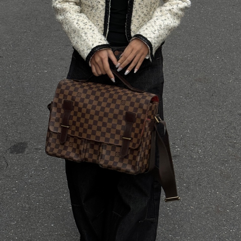 【極新🎁】 LV Damier 棋盤格 郭富城包 郵差包 （專櫃11.7萬）-28