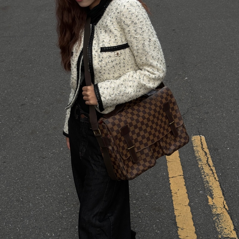 【極新🎁】 LV Damier 棋盤格 郭富城包 郵差包 （專櫃11.7萬）-32