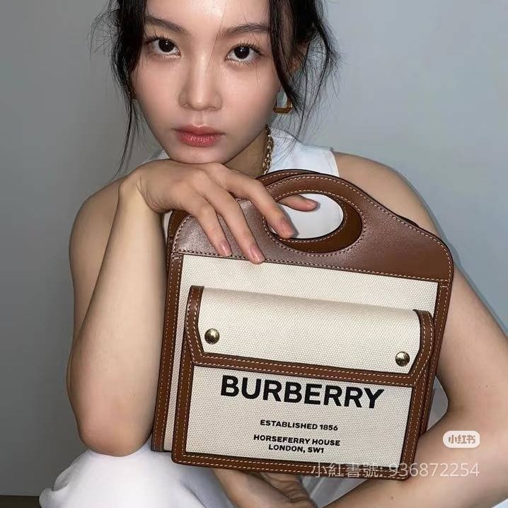 BURBERRY 巴寶莉 🎀實拍 🎀字母帆布拼皮革手提/斜背兩用包(米白x木棕色)Mini~近新閒置品-12