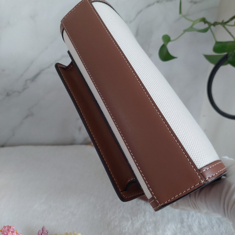 BURBERRY 巴寶莉 🎀實拍 🎀字母帆布拼皮革手提/斜背兩用包(米白x木棕色)Mini~近新閒置品-22