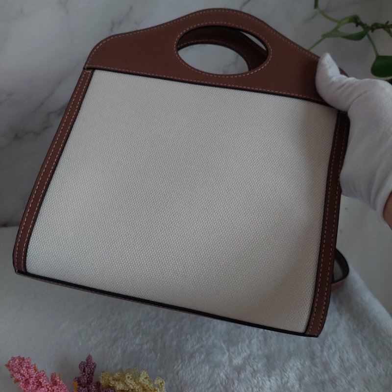 BURBERRY 巴寶莉 🎀實拍 🎀字母帆布拼皮革手提/斜背兩用包(米白x木棕色)Mini~近新閒置品-23