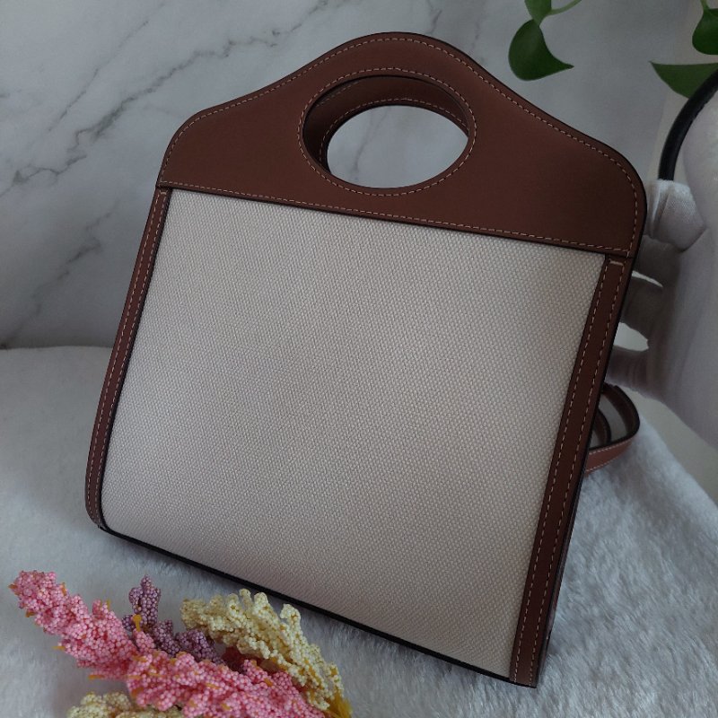 BURBERRY 巴寶莉 🎀實拍 🎀字母帆布拼皮革手提/斜背兩用包(米白x木棕色)Mini~近新閒置品-25