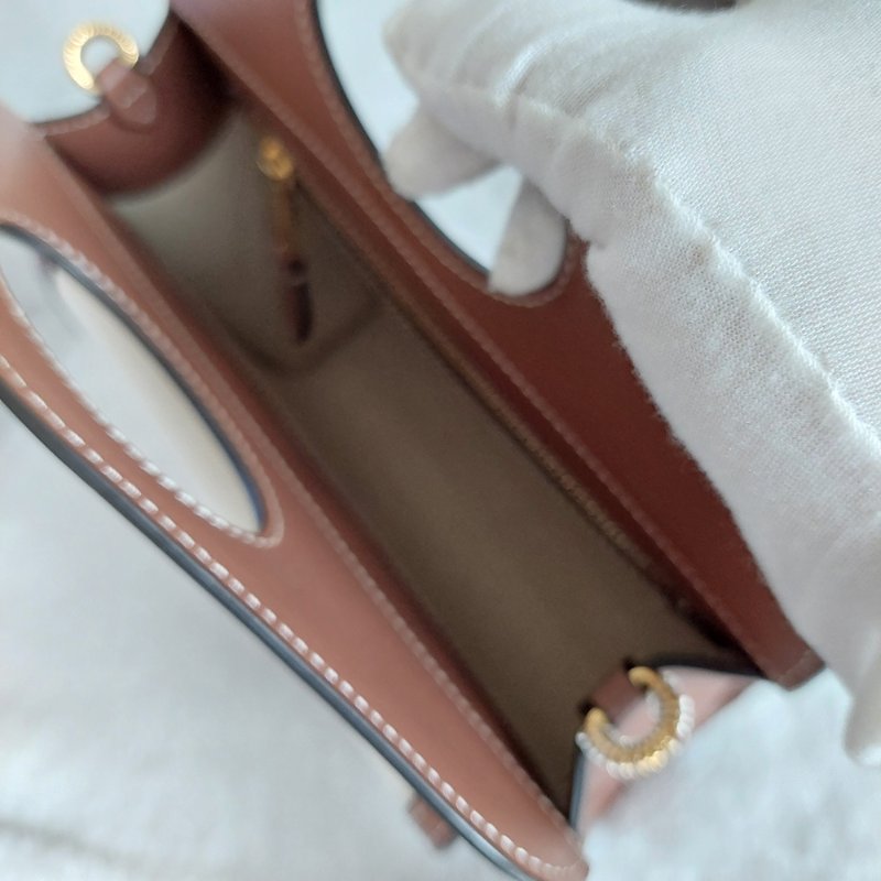 BURBERRY 巴寶莉 🎀實拍 🎀字母帆布拼皮革手提/斜背兩用包(米白x木棕色)Mini~近新閒置品-41