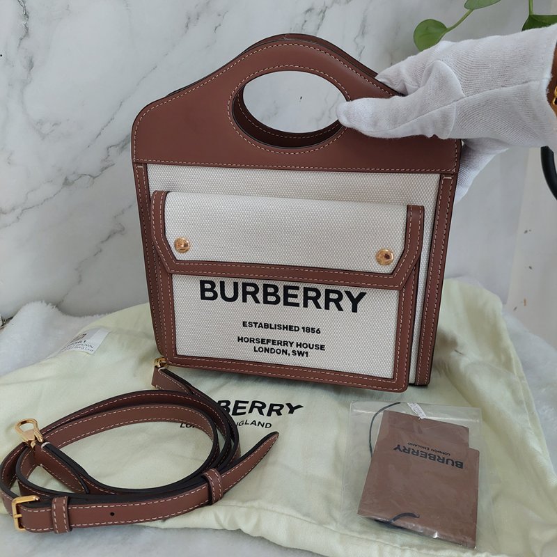 BURBERRY 巴寶莉 🎀實拍 🎀字母帆布拼皮革手提/斜背兩用包(米白x木棕色)Mini~近新閒置品-62