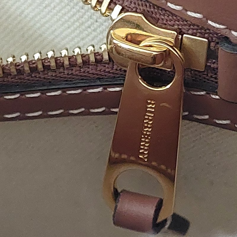 BURBERRY 巴寶莉 🎀實拍 🎀字母帆布拼皮革手提/斜背兩用包(米白x木棕色)Mini~近新閒置品-65
