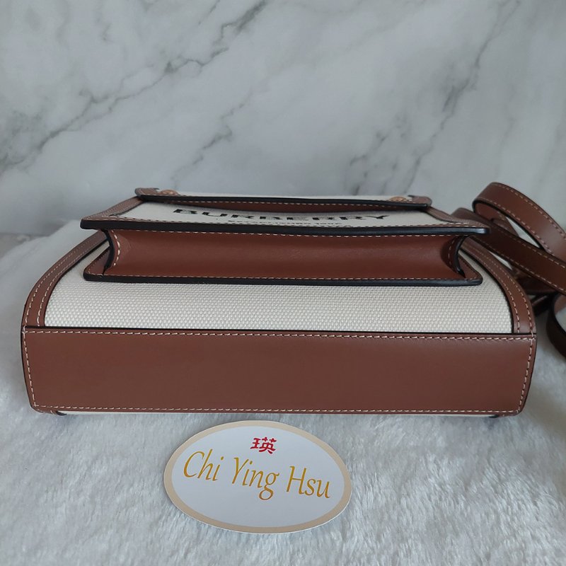 BURBERRY 巴寶莉 🎀實拍 🎀字母帆布拼皮革手提/斜背兩用包(米白x木棕色)Mini~近新閒置品-66