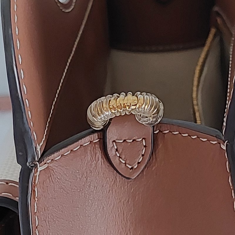 BURBERRY 巴寶莉 🎀實拍 🎀字母帆布拼皮革手提/斜背兩用包(米白x木棕色)Mini~近新閒置品-72