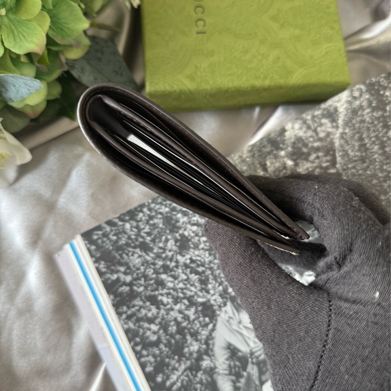 Ophidia GG 塗層帆布綠紅對開8卡短夾(米色/烏木色)-7