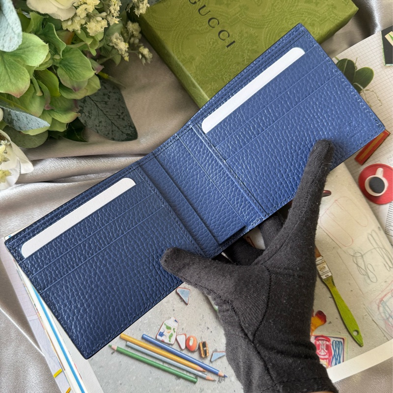 金屬縫線雙G Logo 多卡層雙色短夾(黑色/藍色)-7