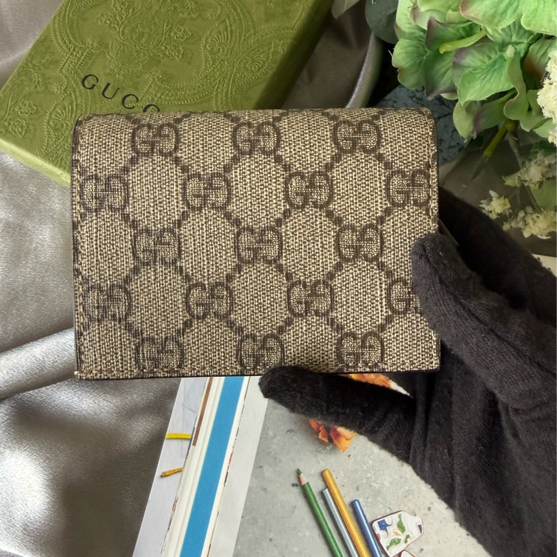 GG Supreme 塗層帆布二折卡片小短夾(米色/烏木色)-3