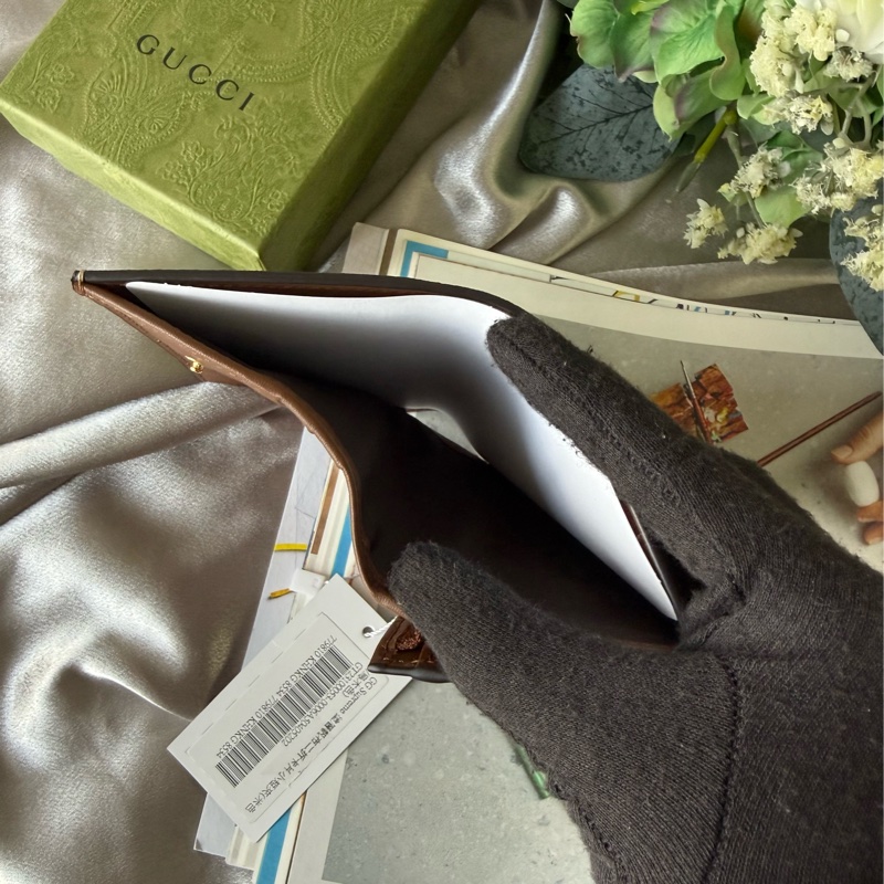 GG Supreme 塗層帆布二折卡片小短夾(米色/烏木色)-9