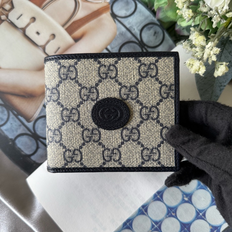 Interlocking G Logo 對開8卡短夾(米色/黑藍色)-1