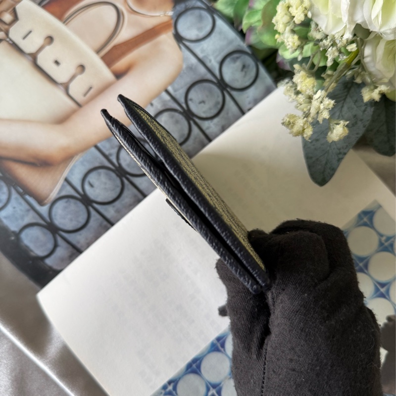 Interlocking G Logo 對開8卡短夾(米色/黑藍色)-4