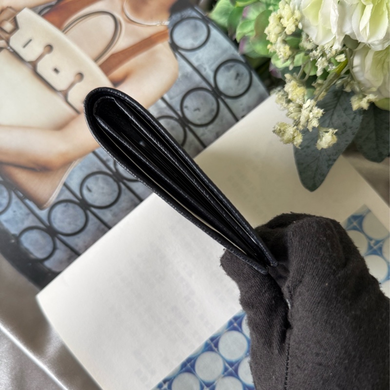 Interlocking G Logo 對開8卡短夾(米色/黑藍色)-5