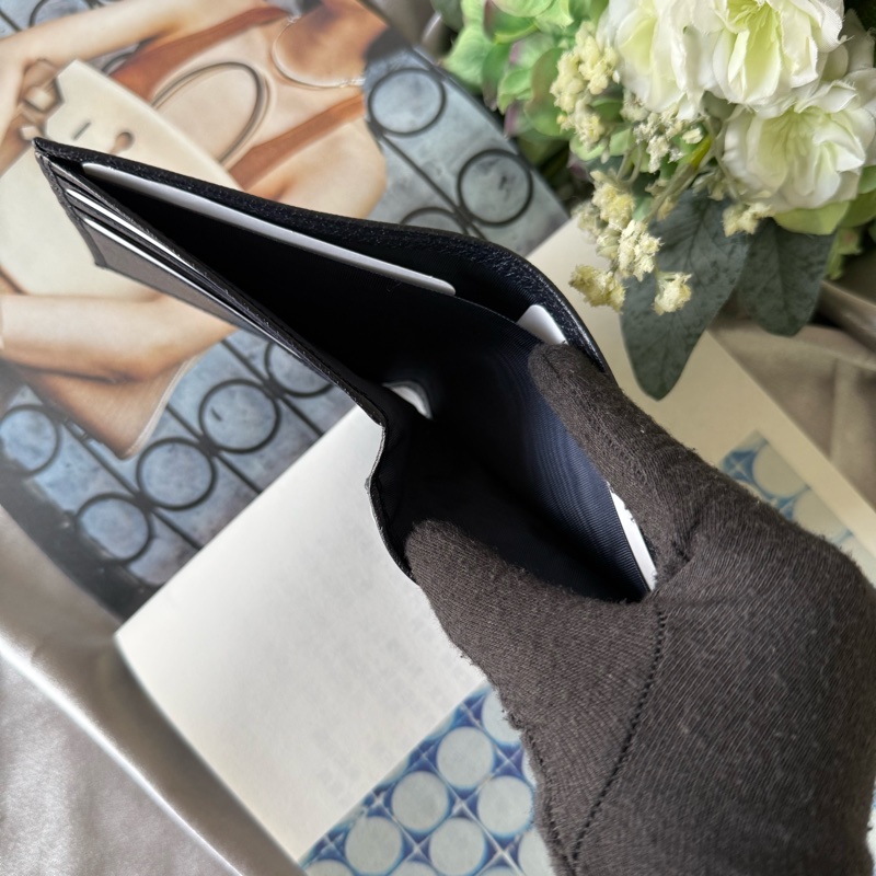 Interlocking G Logo 對開8卡短夾(米色/黑藍色)-8