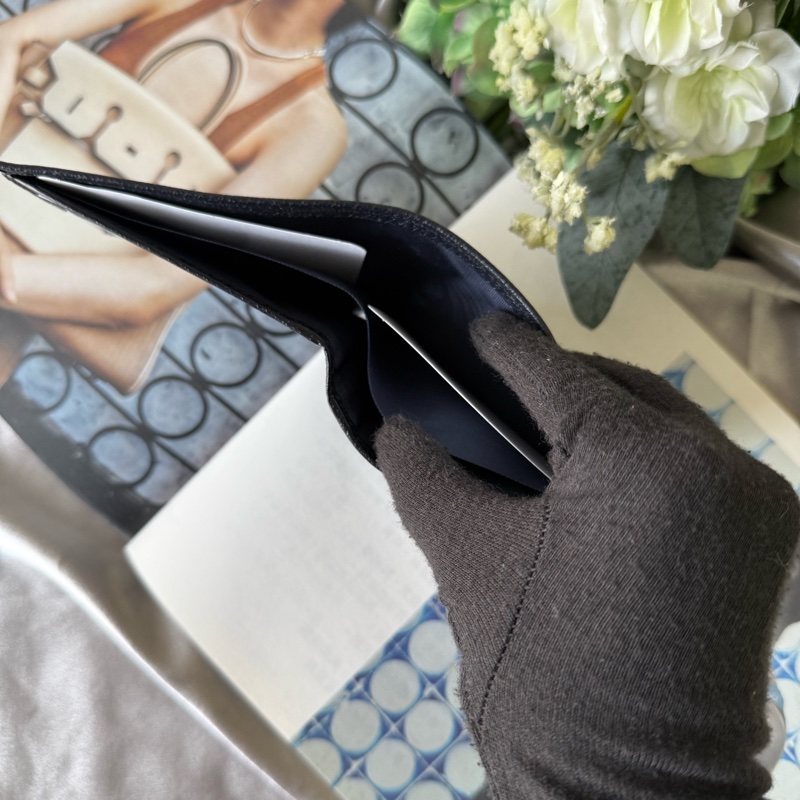 Interlocking G Logo 對開8卡短夾(米色/黑藍色)-9